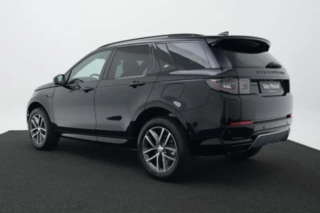 Land Rover Discovery Sport (2026) thumbnail 2