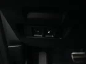 Land Rover Discovery Sport thumbnail 16