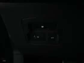 Land Rover Range Rover Velar (2026) thumbnail 16