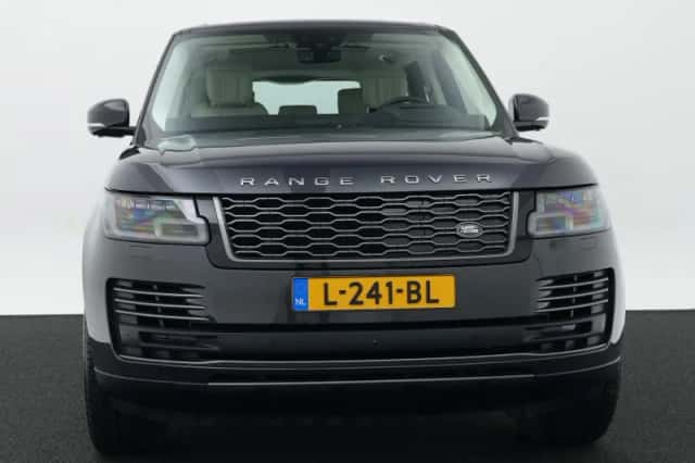 Land Rover Range Rover (2021) thumbnail 4