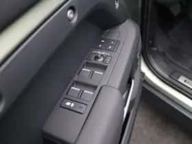Land Rover Defender (2025) thumbnail 28