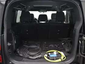 Land Rover Defender (2025) thumbnail 31