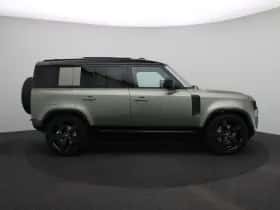 Land Rover Defender (2025) thumbnail 6