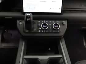 Land Rover Defender (2025) thumbnail 10