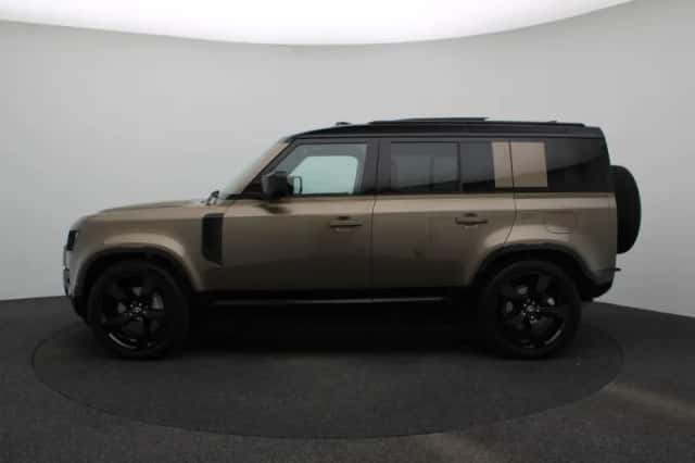 Land Rover Defender (2025) thumbnail 4
