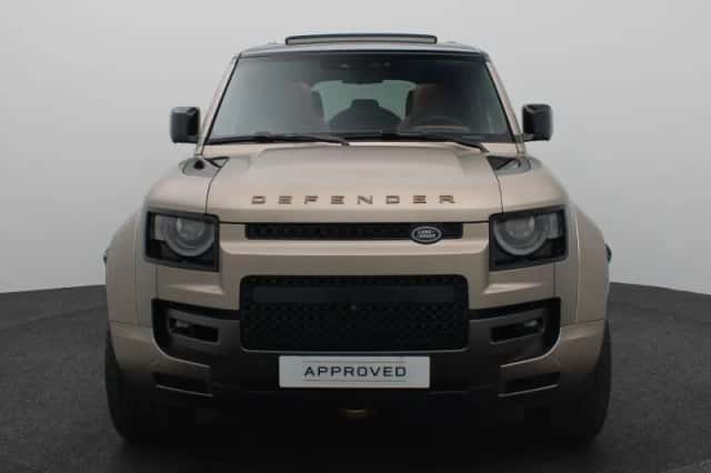 Land Rover Defender (2025) thumbnail 4