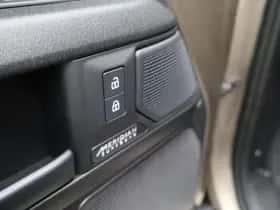 Land Rover Defender (2025) thumbnail 31