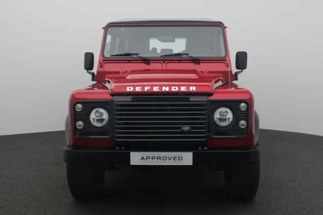 Land Rover Defender (2015) thumbnail 4