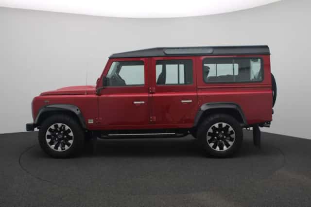 Land Rover Defender (2015) thumbnail 5