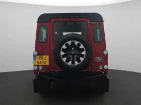 Land Rover Defender (2015) thumbnail 6