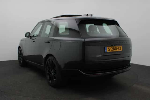 Land Rover Range Rover (2023) thumbnail 2