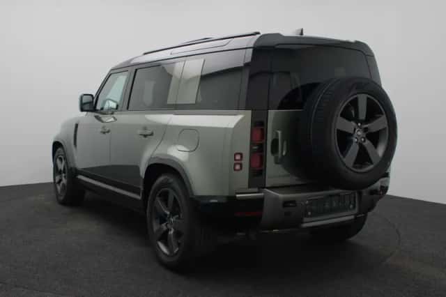 Land Rover Defender (2025) thumbnail 2