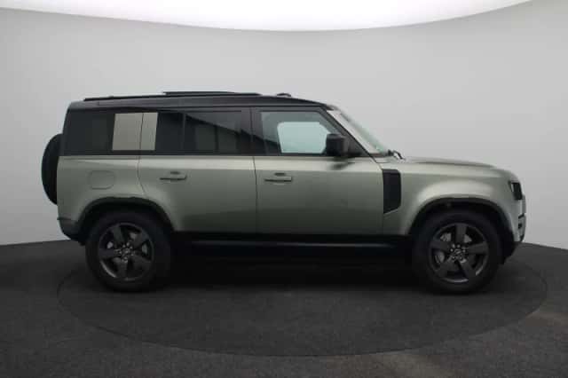 Land Rover Defender (2025) thumbnail 6