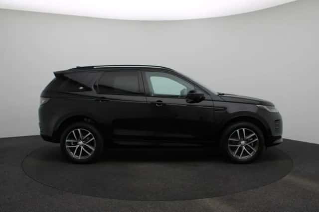 Land Rover Discovery Sport (2026) thumbnail 6
