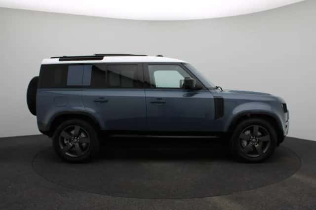 Land Rover Defender (2025) thumbnail 6