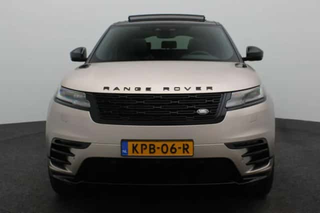 Land Rover Range Rover Velar (2026) thumbnail 3