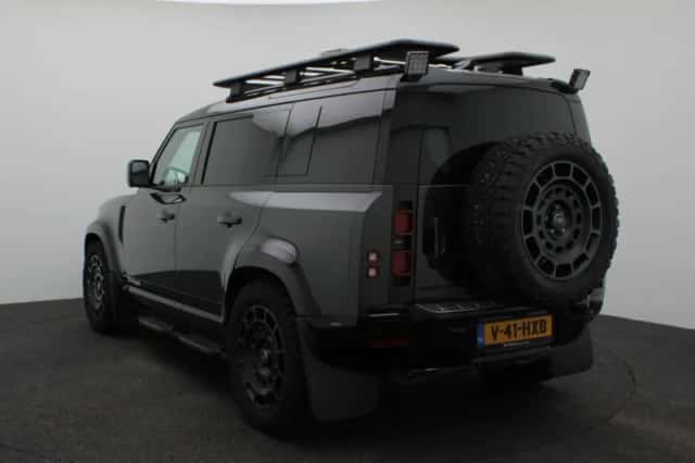 Land Rover Defender (2024) thumbnail 2