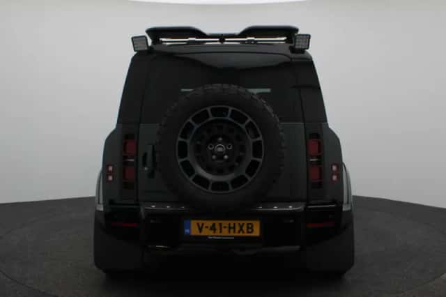 Land Rover Defender (2024) thumbnail 5