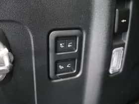 Land Rover Defender thumbnail 31