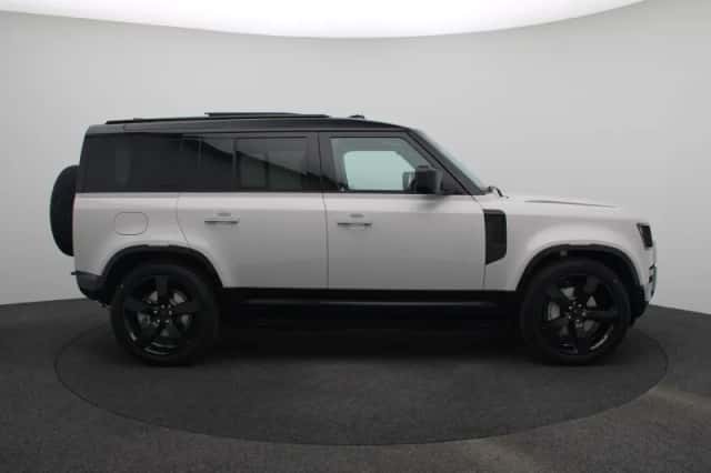 Land Rover Defender (2026) thumbnail 6