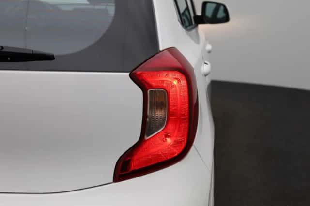 Kia Picanto (2021) thumbnail 24
