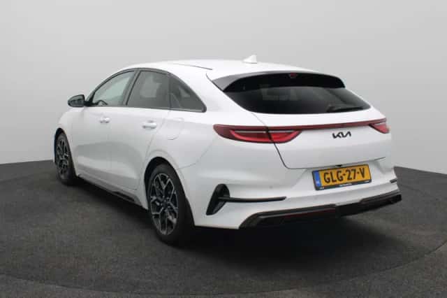 Kia Proceed (2024) thumbnail 4