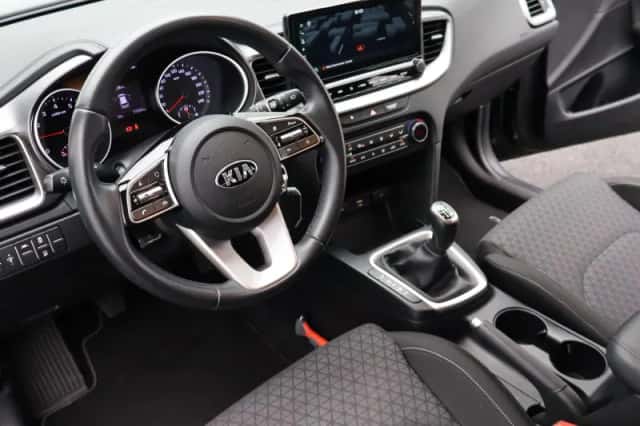 Kia Ceed Sportswagon (2021) thumbnail 3
