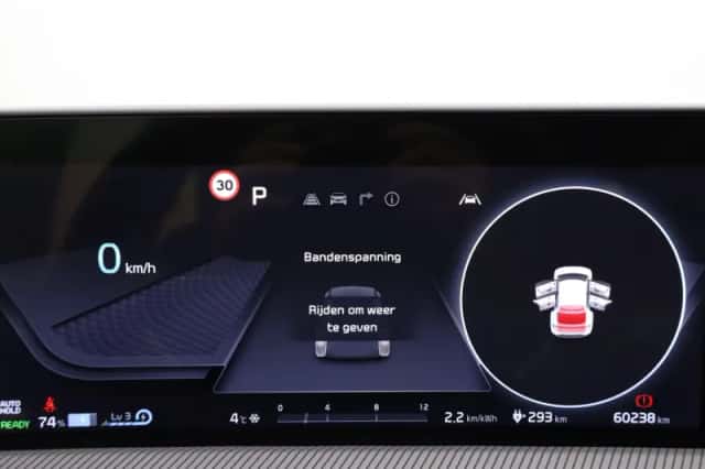 Kia EV6 (2021) thumbnail 11