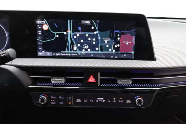Kia EV6 (2021) thumbnail 12