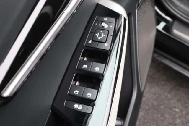 Kia EV6 (2021) thumbnail 25