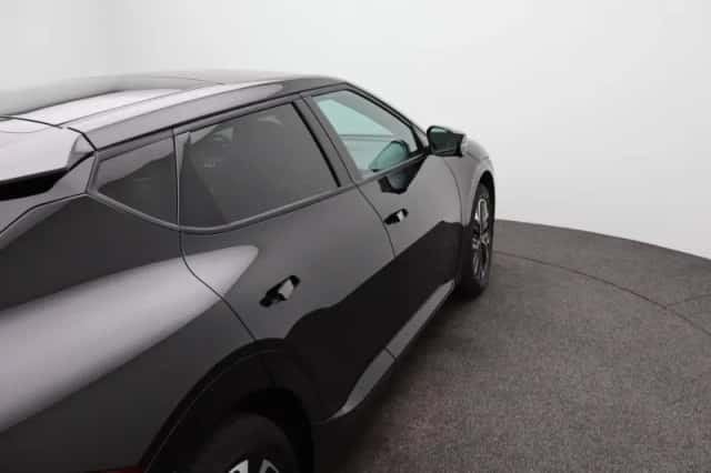 Kia EV6 (2021) thumbnail 32