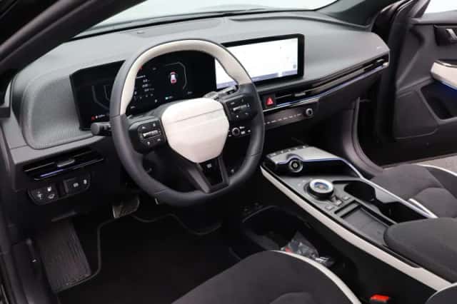 Kia EV6 (2025) thumbnail 5