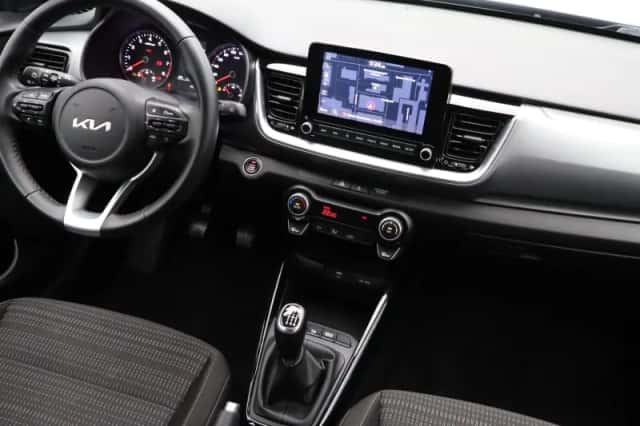 Kia Stonic (2022) thumbnail 8
