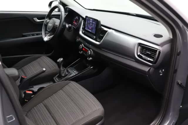 Kia Stonic (2022) thumbnail 9