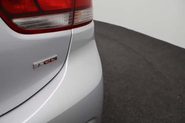 Kia Rio (2017) thumbnail 29