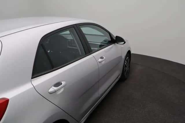Kia Rio (2017) thumbnail 31