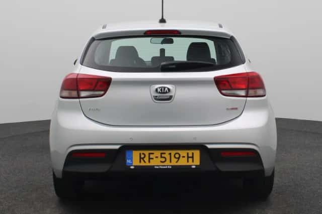 Kia Rio (2017) thumbnail 38
