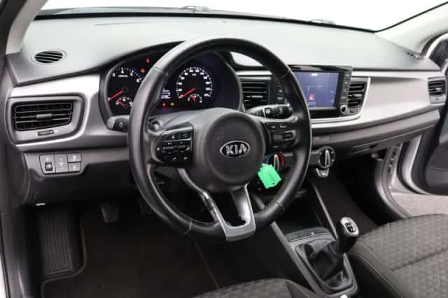 Kia Rio (2017) thumbnail 5