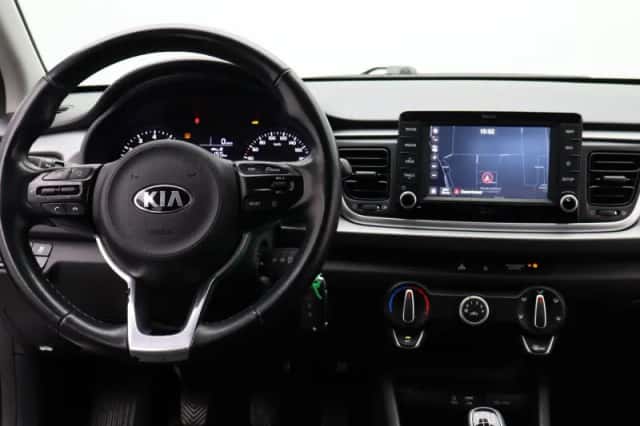 Kia Rio (2017) thumbnail 10
