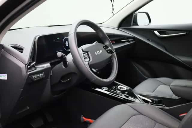 Kia Niro (2025) thumbnail 5