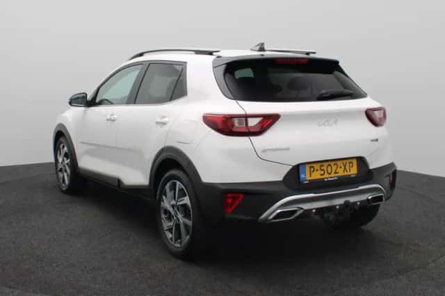 Kia Stonic (2022) thumbnail 4