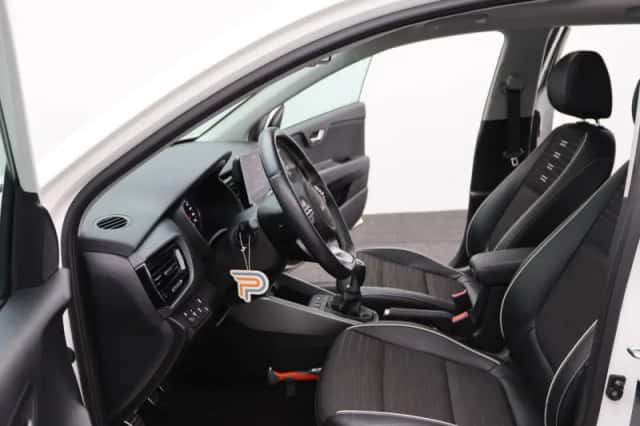 Kia Stonic (2022) thumbnail 6