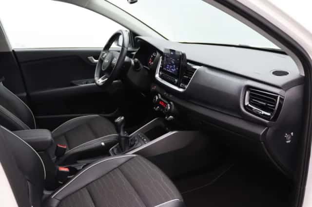 Kia Stonic (2022) thumbnail 8