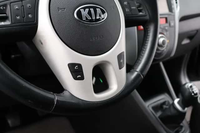 Kia Venga (2015) thumbnail 21