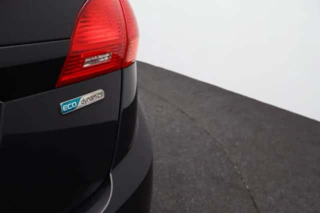 Kia Venga (2015) thumbnail 30