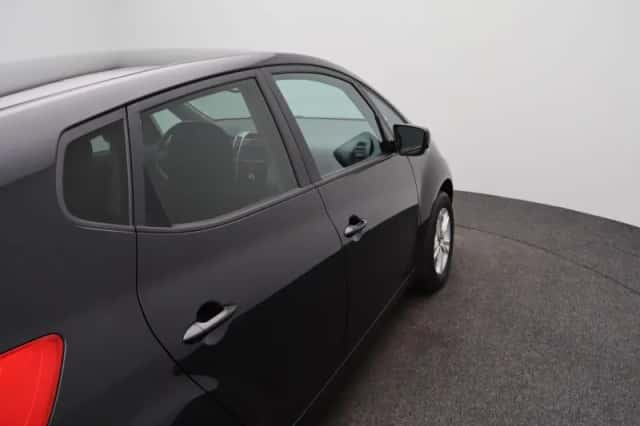 Kia Venga (2015) thumbnail 31