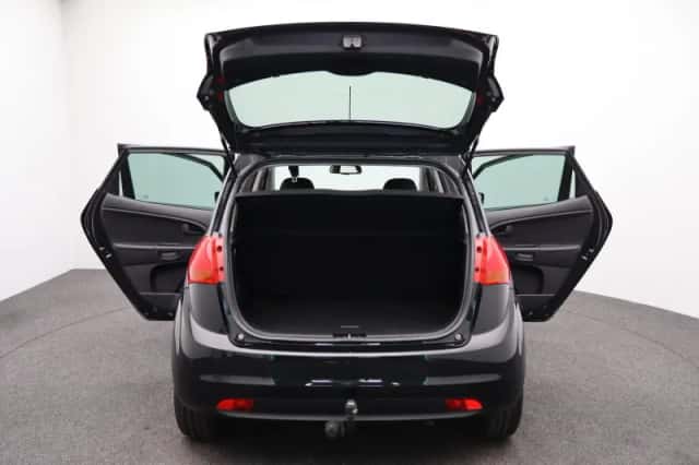 Kia Venga (2015) thumbnail 35