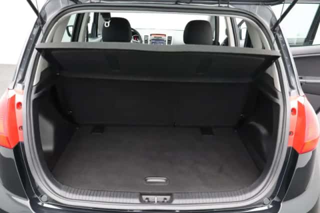 Kia Venga (2015) thumbnail 36