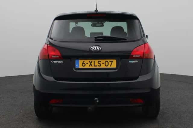 Kia Venga (2015) thumbnail 38