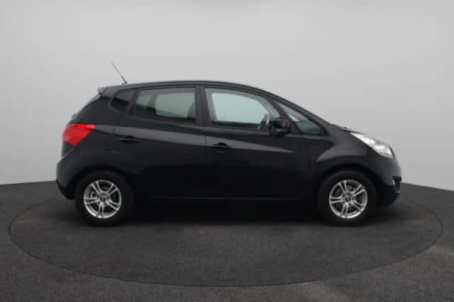 Kia Venga (2015) thumbnail 39